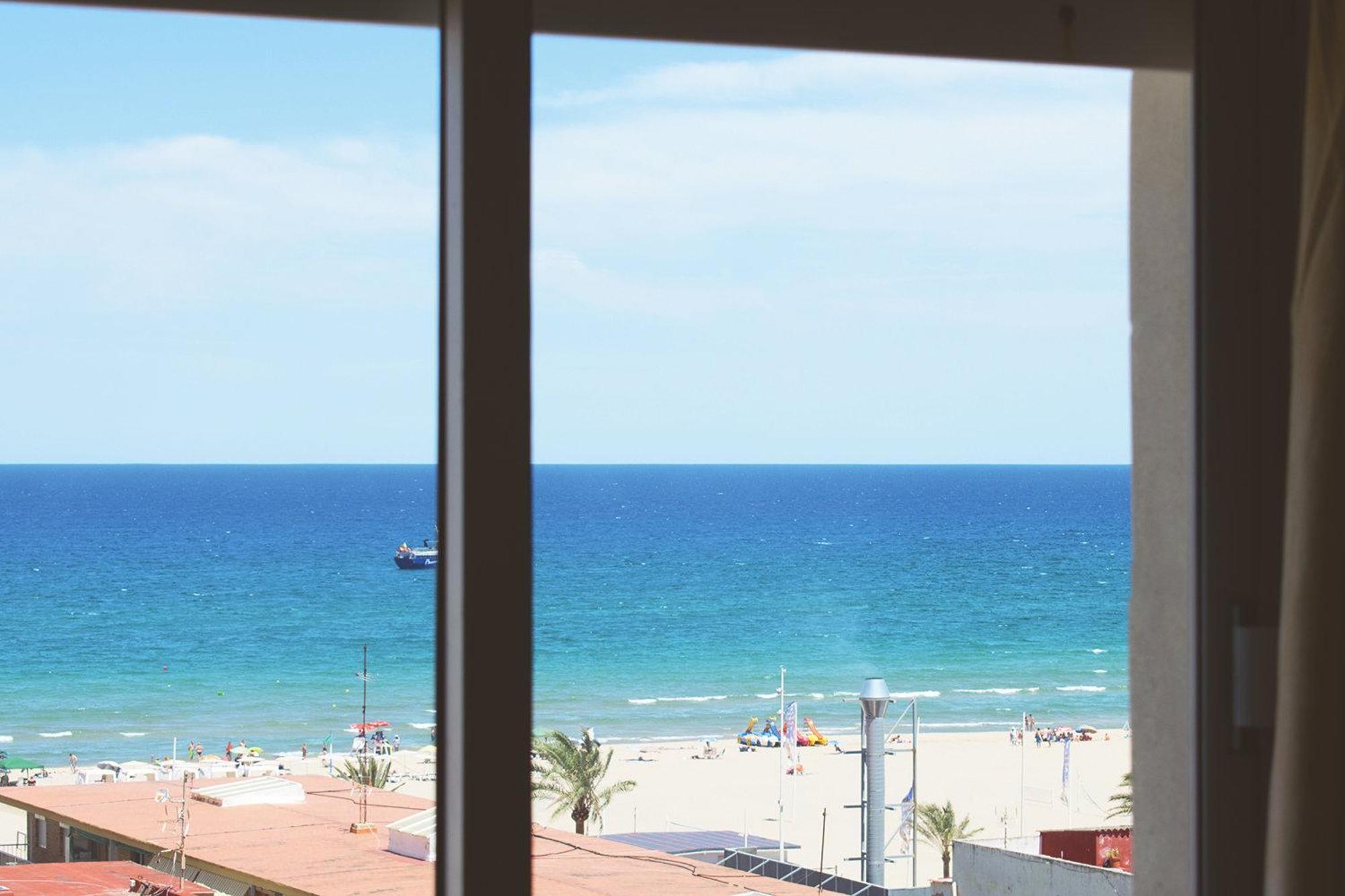 El Tiburon - Piso Con Espectaculares Vistas Al Mar - Solo Para Familias Ideal Para 4 Personas - Aire - Calefaccion - Ganador Award 2025, 2024, 2023, 2022 Playa de Gandia Exterior foto